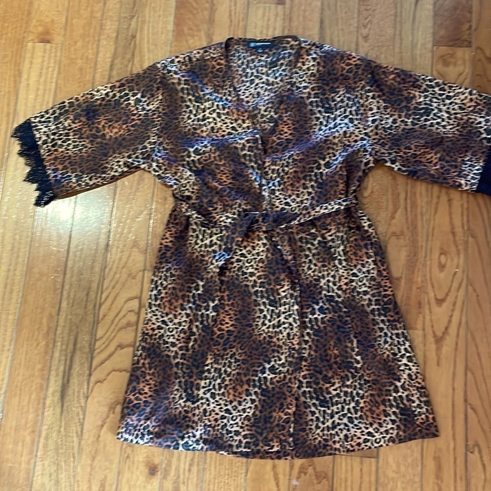 𝅺INC Leopard Print Lace Detail Robe S